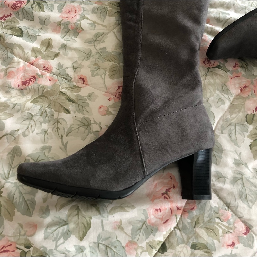 Gray suede Boots